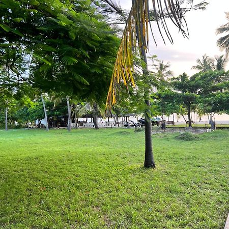 Waves And Wanderlust-Diani Beach Exterior photo